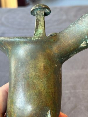 A Chinese archaistic bronze ritual wine vessel, 'jue 爵', Song — foto 8