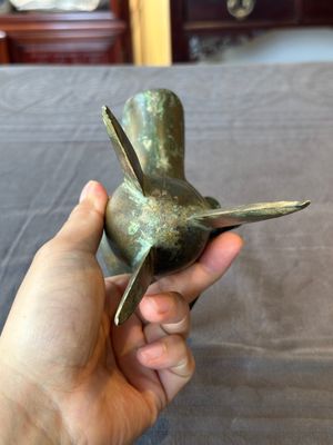 A Chinese archaistic bronze ritual wine vessel, 'jue 爵', Song — foto 10