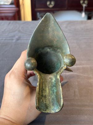 A Chinese archaistic bronze ritual wine vessel, 'jue 爵', Song — photo 5