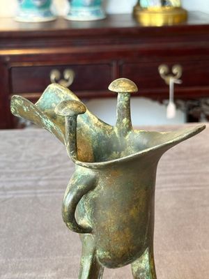 A Chinese archaistic bronze ritual wine vessel, 'jue 爵', Song — photo 6