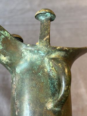 A Chinese archaistic bronze ritual wine vessel, 'jue 爵', Song — photo 7
