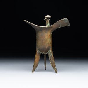 A Chinese archaistic bronze ritual wine vessel, 'jue 爵', Song — photo 1