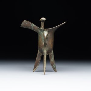 A Chinese archaistic bronze ritual wine vessel, 'jue 爵', Song — photo 3