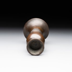 A Chinese archaistic bronze ritual wine vessel, 'zhi 觶', Ming — 照片 5