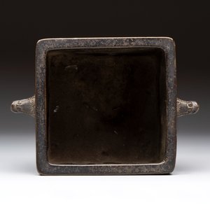 A Chinese archaistic bronze square censer with two handles, Xuande mark, Qing — photo 6