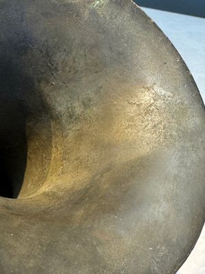 A Chinese archaistic bronze vase with Chilong design, 'Gu 觚', Ming — photo 7
