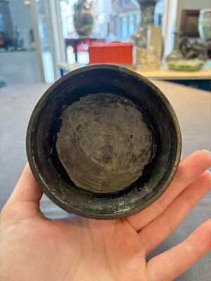 A Chinese archaistic bronze vase with 'mythical beast' handles, Yuan/Ming — foto 6
