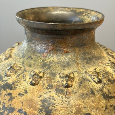 A Chinese archaistic bronze vase with taotie handles — photo 11