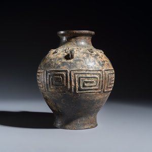 A Chinese archaistic bronze vase with taotie handles — photo 3