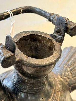 A Chinese archaistic bronze wine vessel in the shape of a goose, Song — 照片 11