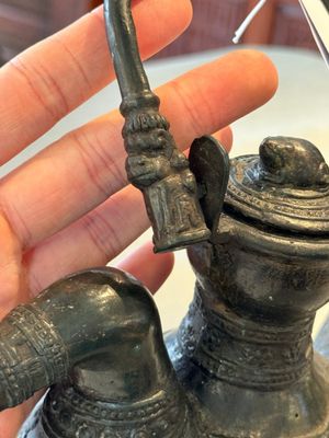 A Chinese archaistic bronze wine vessel in the shape of a goose, Song — 照片 8