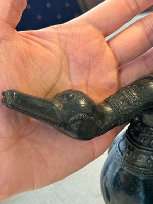 A Chinese archaistic bronze wine vessel in the shape of a goose, Song — 照片 9