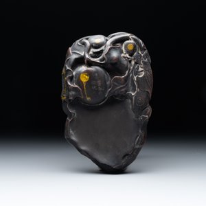 A Chinese archaistic bronze 'you 卣' vessel and cover, an inkstone and two calligraphy brushes, 20th C. — 照片 10