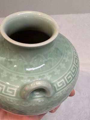 A Chinese archaistic celadon-glazed 'chilong' vase, Qianlong mark, 20th C. — foto 8
