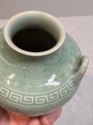 A Chinese archaistic celadon-glazed 'chilong' vase, Qianlong mark, 20th C. — foto 9