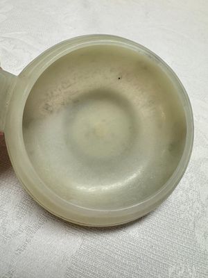 A Chinese archaistic celadon jade handled cup, 'Yi 匜', 17/18th C. — photo 11