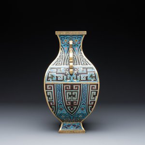 A Chinese archaistic cloisonné square vase, Qianlong and Ren mark, 19/20th C. — photo 5