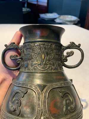 A Chinese archaistic gold- and silver-inlaid bronze vase with pseudo-rust patina, 19th C. — photo 5