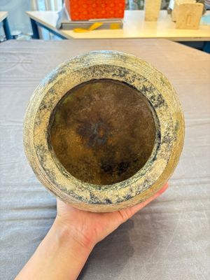 A Chinese archaistic jade vase and cover, 20th C. — 照片 5