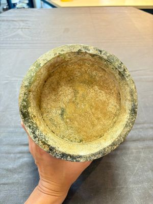 A Chinese archaistic jade vase and cover, 20th C. — 照片 6