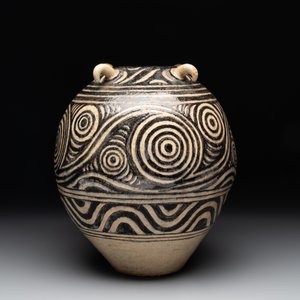 A Chinese archaistic Majiayao-style black-glazed jar, 19th C. — foto 3