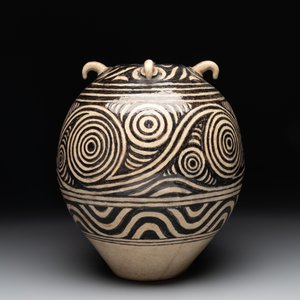 A Chinese archaistic Majiayao-style black-glazed jar, 19th C. — foto 5