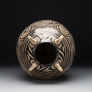 A Chinese archaistic Majiayao-style black-glazed jar, 19th C. — foto 6