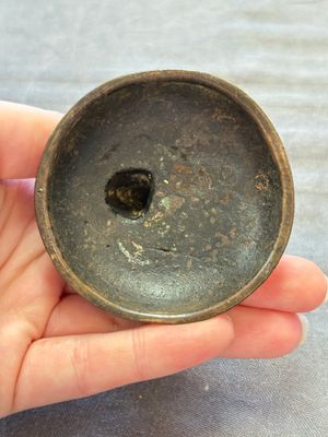 A Chinese archaistic miniature bronze 'qilin' tripod censer and cover, 'ding 鼎', Yuan/Ming — foto 7