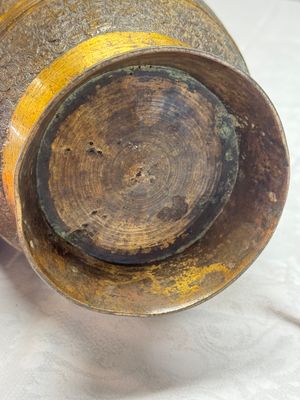 A Chinese archaistic parcel-gilt bronze vase with bats design — photo 11