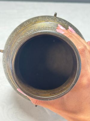 A Chinese archaistic parcel-gilt bronze vase with bats design — photo 8