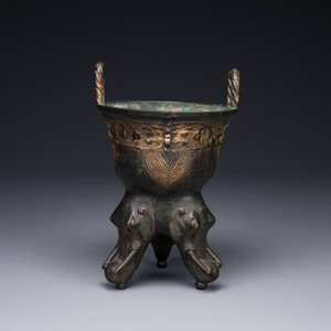 A Chinese archaistic Western Zhou-style bronze ritual food vessel, 'yan', Ming — photo 2