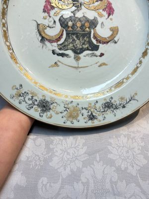 A Chinese armorial dish with the arms of Boteler or Butler for the English market, Qianlong, ca. 1740 — photo 6