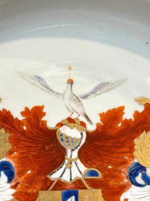 A Chinese armorial dish with the arms of Valckenier of Amsterdam for the Dutch market, Qianlong, ca. 1735–40 — photo 3