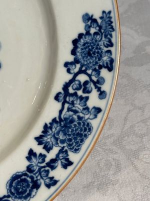 A Chinese armorial export blue and white plate with the arms of Valckenier of Amsterdam for the Dutch market, Yongzheng, ca.1735 — 照片 4