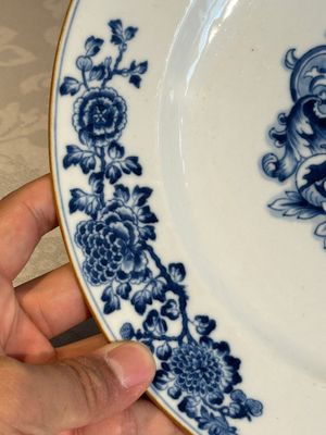 A Chinese armorial export blue and white plate with the arms of Valckenier of Amsterdam for the Dutch market, Yongzheng, ca.1735 — 照片 5