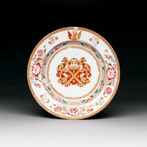 A Chinese armorial export famille rose plate with the arms of Neufville for the Dutch market, Yongzheng — 照片 1