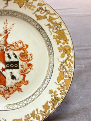 A Chinese armorial plate with the arms of Carr and Kerr impaling Bigge for the English market, Yongzheng, ca. 1735 — photo 5