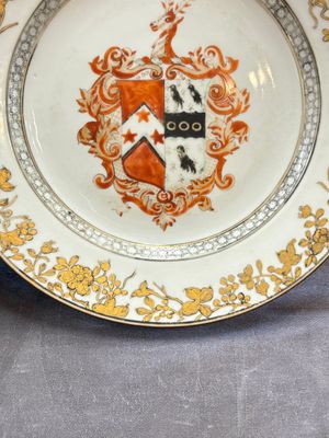A Chinese armorial plate with the arms of Carr and Kerr impaling Bigge for the English market, Yongzheng, ca. 1735 — photo 6