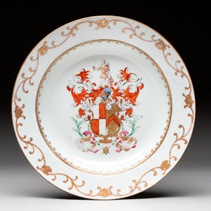 A Chinese armorial plate with the arms of Tuite impaling Stafford for the English market, Qianlong, ca. 1752 — 照片 1
