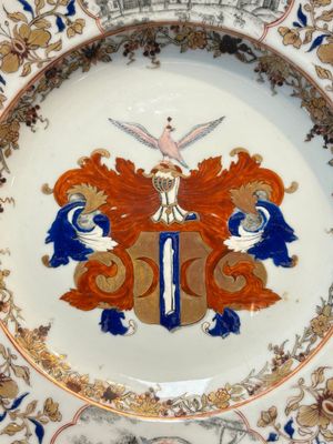 A Chinese armorial plate with the arms of Valckenier of Amsterdam for the Dutch market, Qianlong, ca. 1735–40 — 照片 2