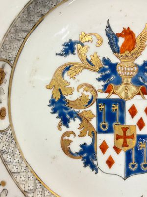 A Chinese armorial plate with the arms of Van Reverhorst for the Dutch market, Qianlong, ca. 1743-45 — photo 3