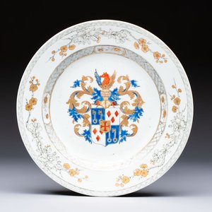 A Chinese armorial plate with the arms of Van Reverhorst for the Dutch market, Qianlong, ca. 1743-45 — photo 1
