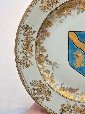 A Chinese armorial plate with the arms of West for the English market, Yongzheng, ca. 1733 — photo 5