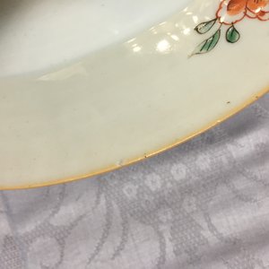 A Chinese armorial porcelain plate with a parrot, Yongzheng, ca. 1725 — photo 2