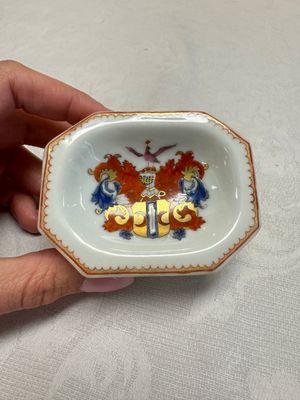 A Chinese armorial salt with the arms of Valckenier of Amsterdam for the Dutch market, Qianlong, ca. 1735–40 — photo 1