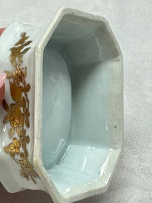 A Chinese armorial salt with the arms of Valckenier of Amsterdam for the Dutch market, Qianlong, ca. 1735–40 — photo 14