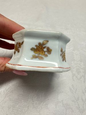 A Chinese armorial salt with the arms of Valckenier of Amsterdam for the Dutch market, Qianlong, ca. 1735–40 — photo 4