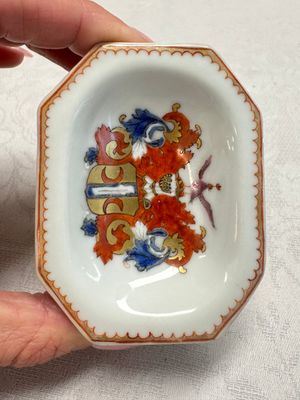 A Chinese armorial salt with the arms of Valckenier of Amsterdam for the Dutch market, Qianlong, ca. 1735–40 — photo 9