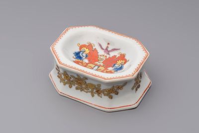 A Chinese armorial salt with the arms of Valckenier of Amsterdam for the Dutch market, Qianlong, ca. 1735–40