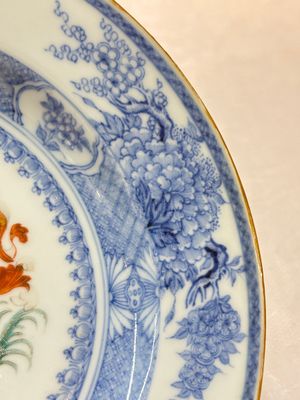 A Chinese armorial soup plate with the arms of Gold with Bulkely in pretence for the English market, Yongzheng, ca. 1724 — photo 6
